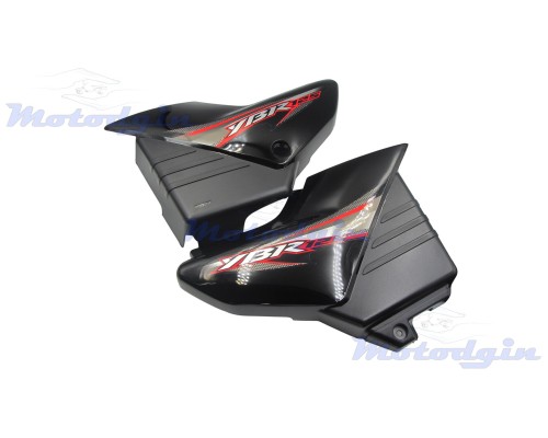 Пластик Yamaha YBR125 2007г боковой пара на бардачок чёрный