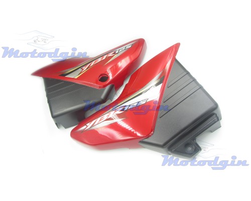 Пластик Yamaha YBR125 боковой пара на бардачок